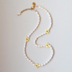 LOVEissue_necklace_shortie_daisy_pearl