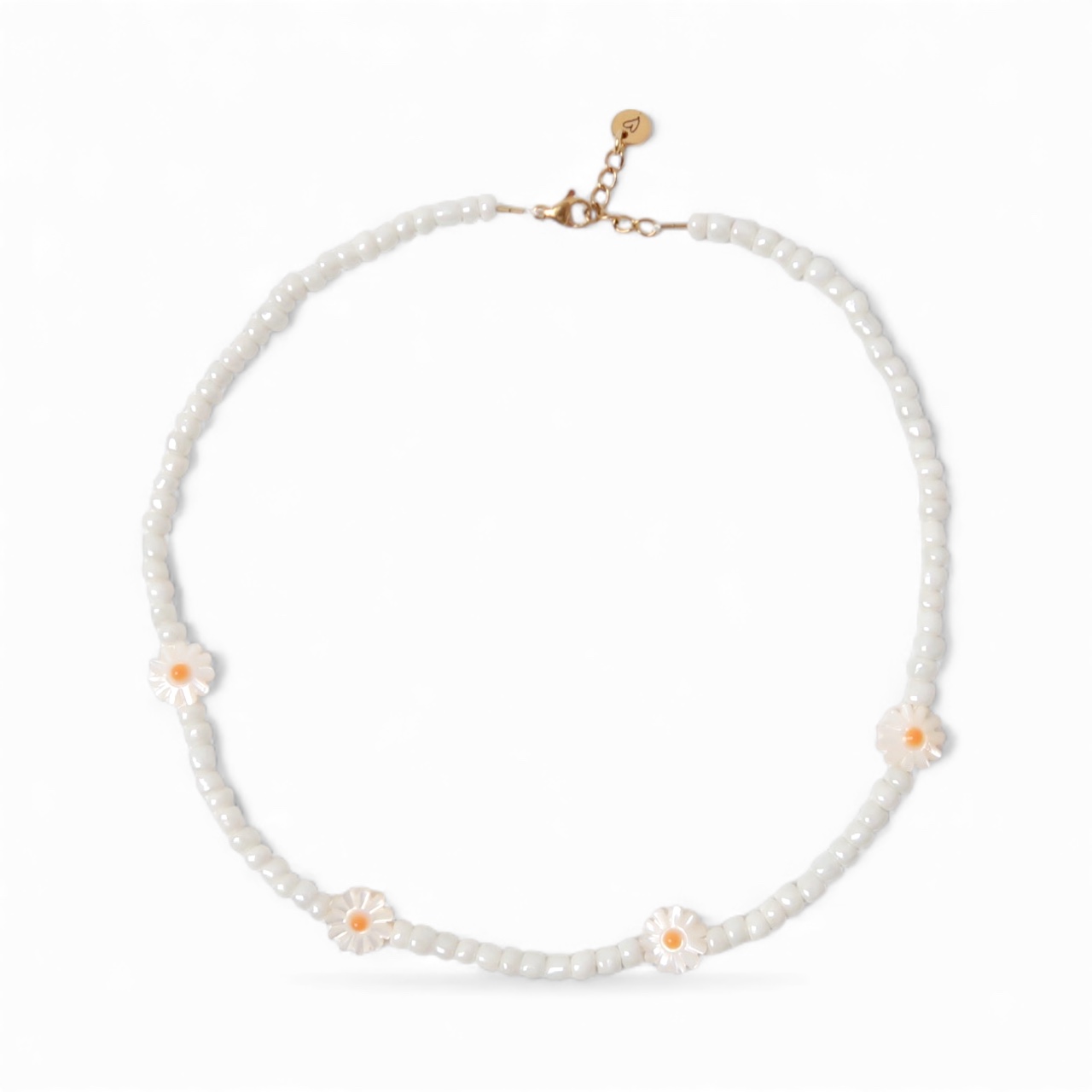 Necklace | Necklace shell white daisy alt view