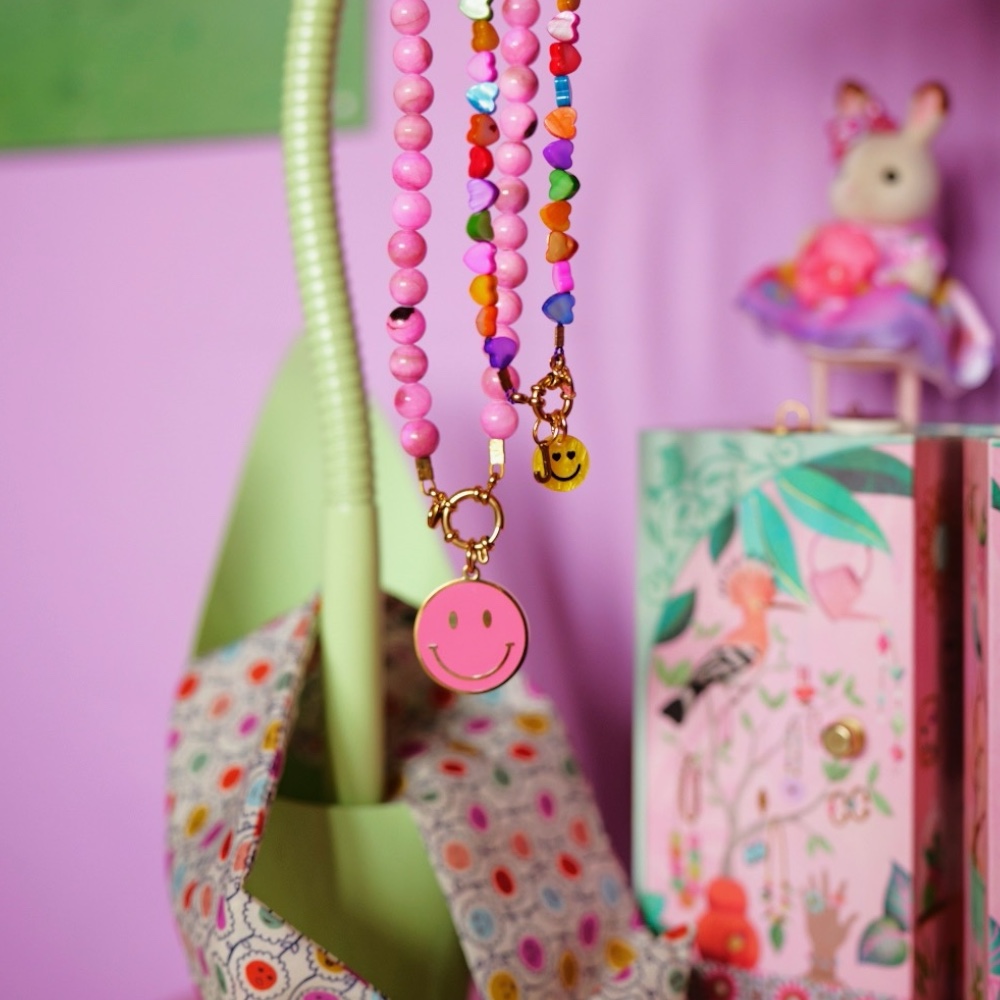 Necklace | Necklace pink beads alt view