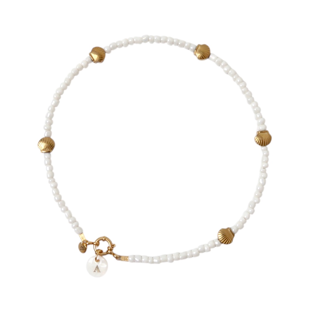 Necklace | Necklace shortie shell white alt view